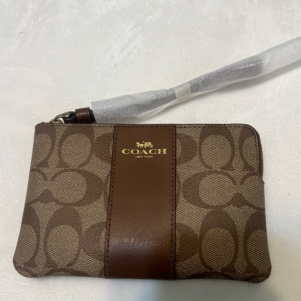 Coach women’s zipper wallet